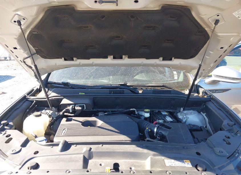 Photo 10 of 2020 Lincoln Nautilus RESERVE (VIN 2LMPJ8K94LBL15246)