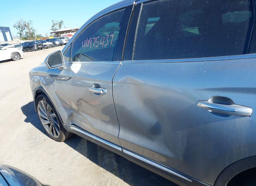 Photo 17 of 2020 Lincoln Nautilus RESERVE (VIN 2LMPJ8K94LBL15246)