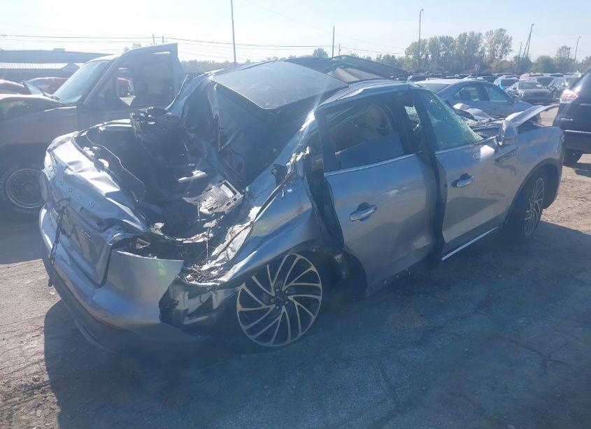 Photo 4 of 2020 Lincoln Nautilus RESERVE (VIN 2LMPJ8K97LBL12390)