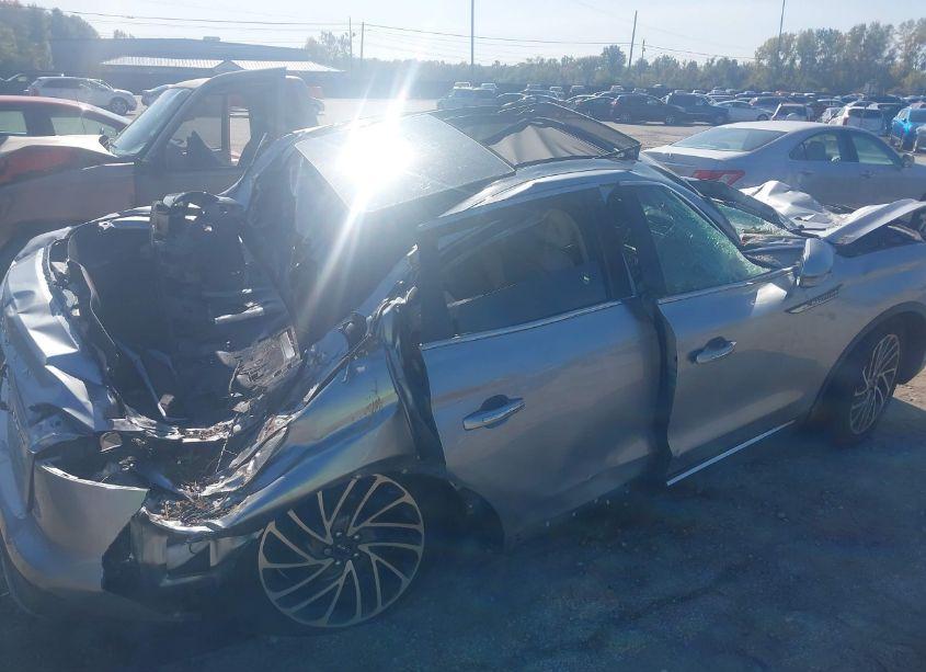 Photo 6 of 2020 Lincoln Nautilus RESERVE (VIN 2LMPJ8K97LBL12390)