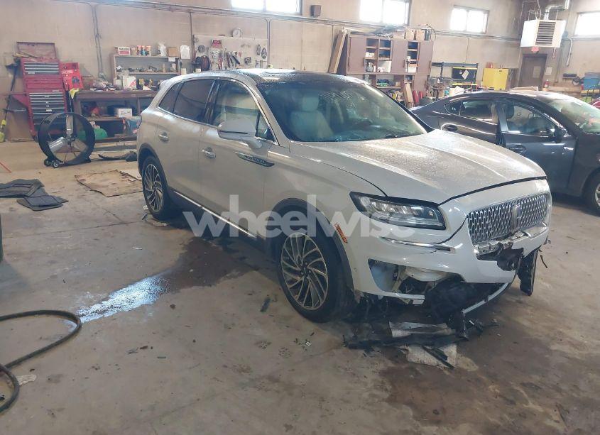 2020 Lincoln Nautilus RESERVE (VIN 2LMPJ8KP5LBL19272) main photo