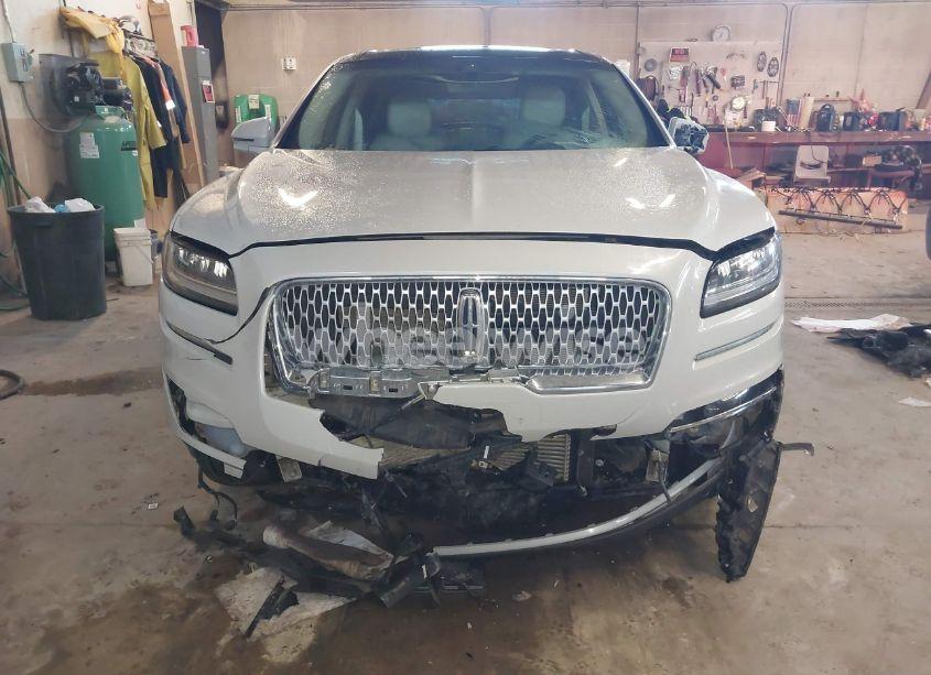 Photo 6 of 2020 Lincoln Nautilus RESERVE (VIN 2LMPJ8KP5LBL19272)