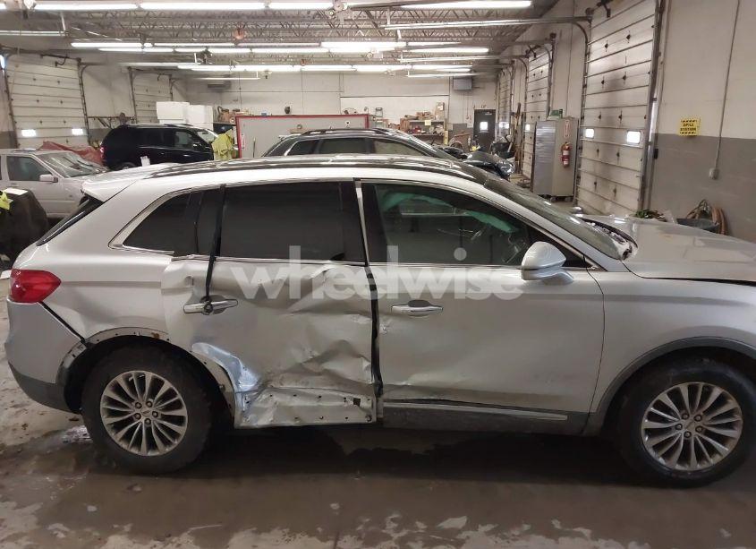 Photo 13 of 2017 Lincoln Mkx SELECT (VIN 2LMPJ8KR5HBL30586)