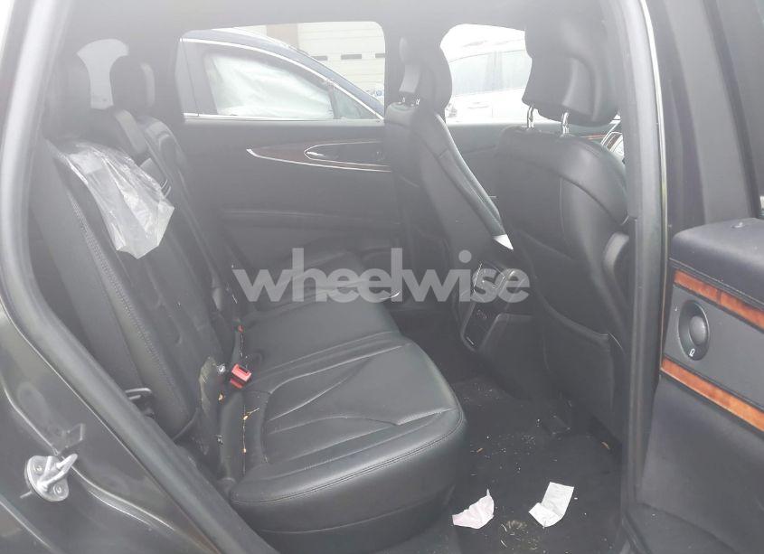 Photo 8 of 2019 Lincoln Nautilus RESERVE (VIN 2LMPJ8L91KBL35970)