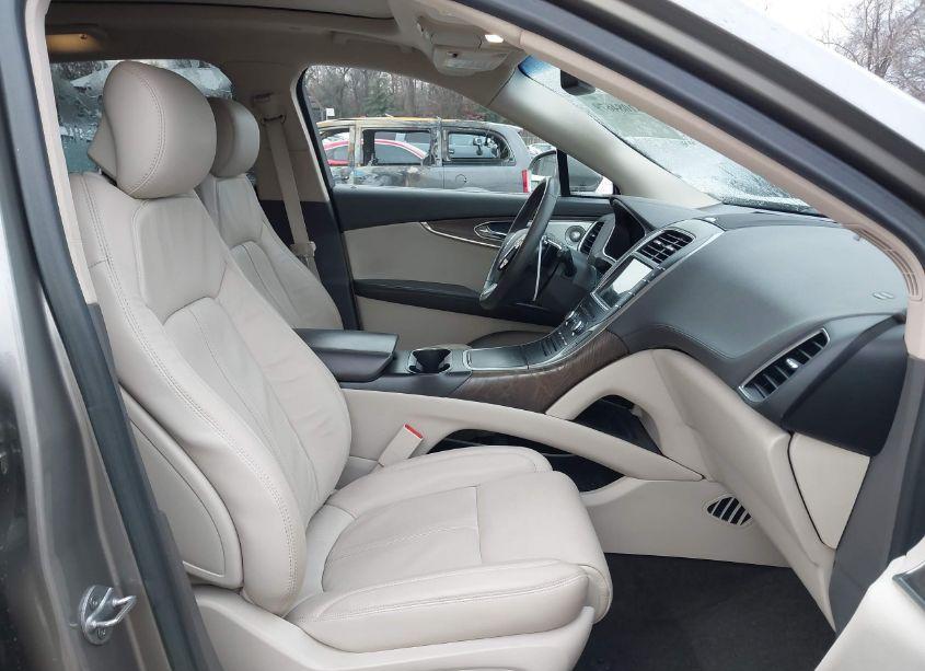 Photo 5 of 2017 Lincoln Mkx RESERVE (VIN 2LMPJ8LP2HBL17792)