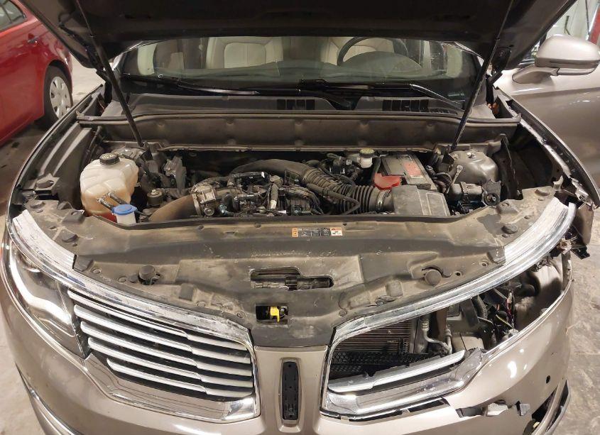 Photo 10 of 2017 Lincoln Mkx RESERVE (VIN 2LMPJ8LP3HBL37565)