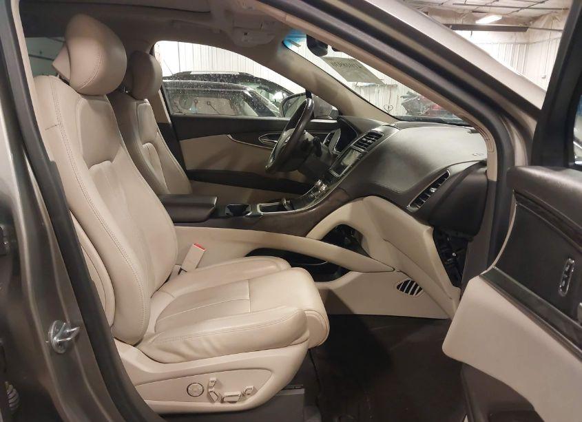 Photo 5 of 2017 Lincoln Mkx RESERVE (VIN 2LMPJ8LP3HBL37565)