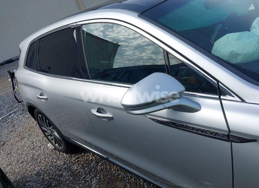 Photo 13 of 2019 Lincoln Nautilus RESERVE (VIN 2LMPJ8LP6KBL15003)