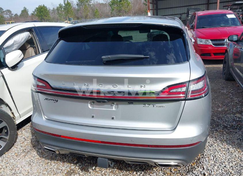 Photo 16 of 2019 Lincoln Nautilus RESERVE (VIN 2LMPJ8LP6KBL15003)