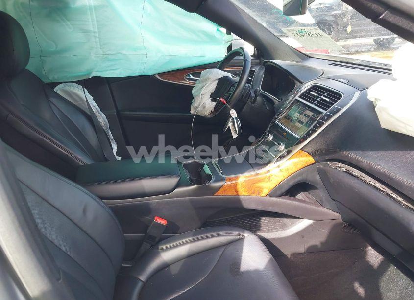 Photo 5 of 2019 Lincoln Nautilus RESERVE (VIN 2LMPJ8LP6KBL15003)