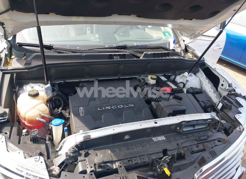 Photo 10 of 2017 Lincoln Mkx RESERVE (VIN 2LMPJ8LR2HBL33718)