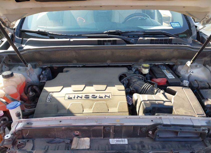 Photo 10 of 2016 Lincoln Mkx SELECT (VIN 2LMTJ6KR1GBL62291)