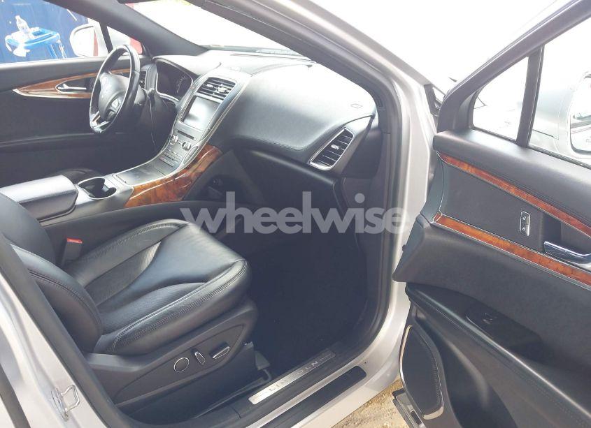 Photo 5 of 2016 Lincoln Mkx SELECT (VIN 2LMTJ8KR0GBL20738)