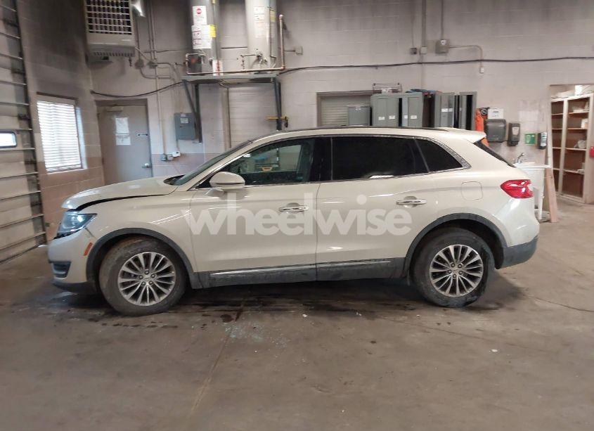 Photo 14 of 2016 Lincoln Mkx SELECT (VIN 2LMTJ8KR8GBL38159)