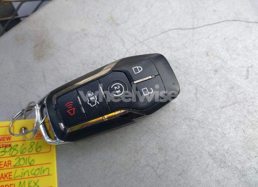 Photo 11 of 2016 Lincoln Mkx RESERVE (VIN 2LMTJ8LP8GBL69618)