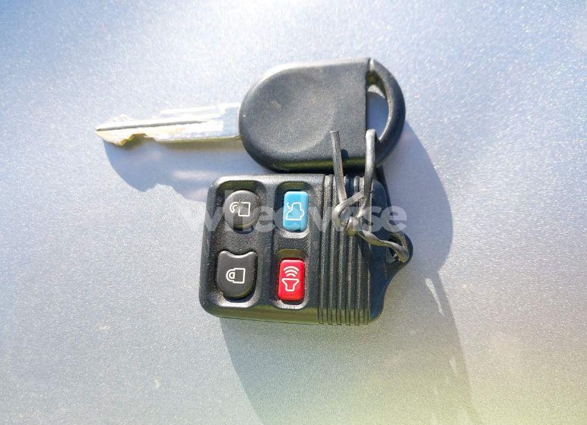 Photo 11 of 2010 Lincoln Town CAR SIGNATURE LIMITED (VIN 2LNBL8CV0AX629438)