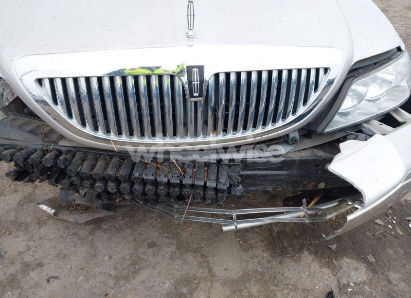 Photo 12 of 2010 Lincoln Town CAR SIGNATURE LIMITED (VIN 2LNBL8CV1AX631246)