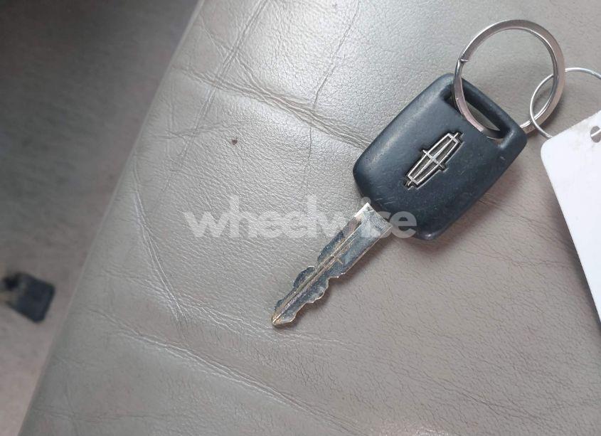 Photo 11 of 2010 Lincoln Town CAR SIGNATURE LIMITED (VIN 2LNBL8CV2AX620868)