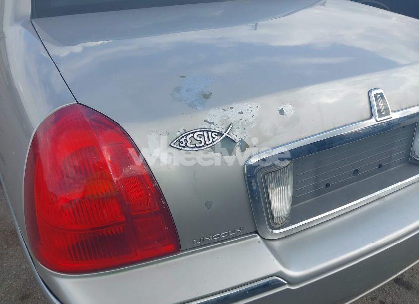 Photo 13 of 2010 Lincoln Town CAR SIGNATURE LIMITED (VIN 2LNBL8CV9AX610452)