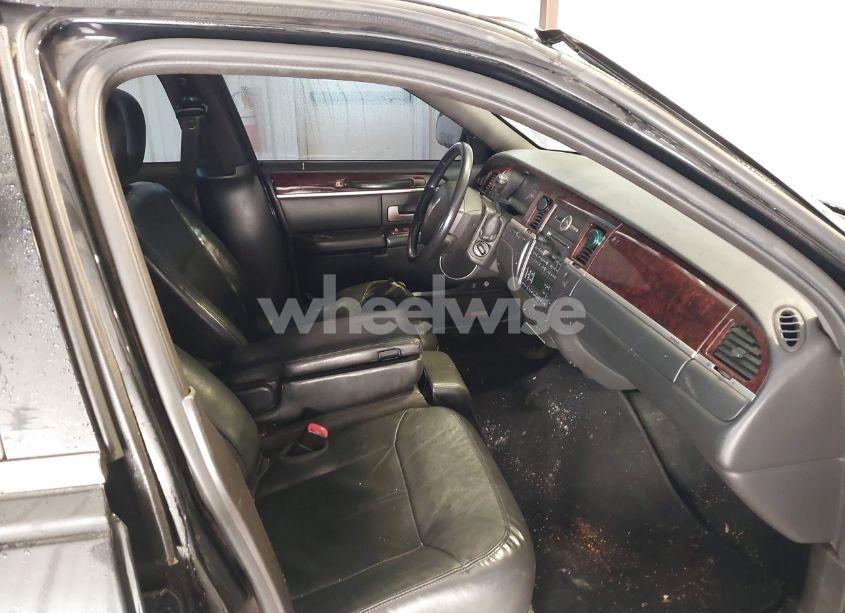 Photo 5 of 2011 Lincoln Town CAR EXECUTIVE L (VIN 2LNBL8EV0BX762795)