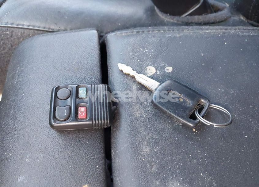 Photo 11 of 2011 Lincoln Town CAR EXECUTIVE L (VIN 2LNBL8EV2BX753824)