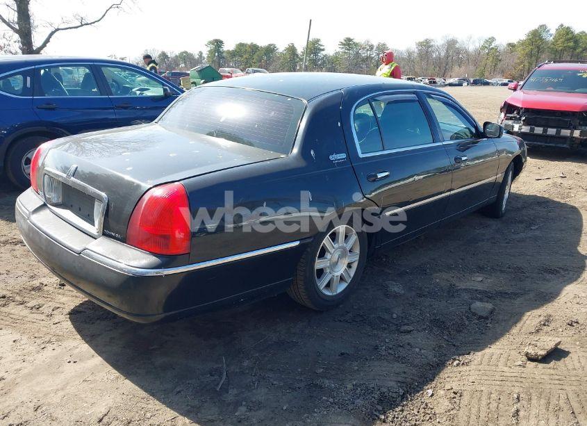 Photo 4 of 2011 Lincoln Town CAR EXECUTIVE L (VIN 2LNBL8EV2BX753824)