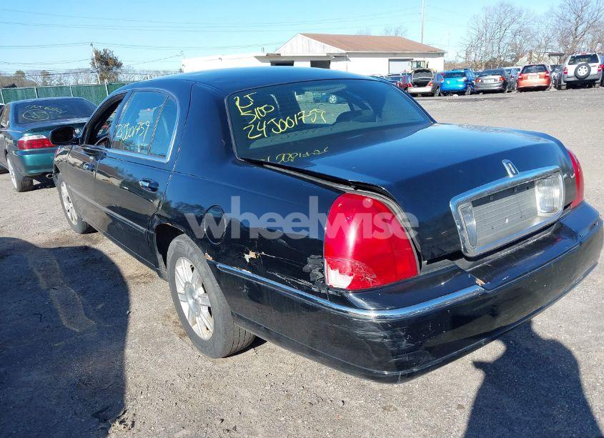 Photo 3 of 2011 Lincoln Town CAR EXECUTIVE L (VIN 2LNBL8EV5BX758287)