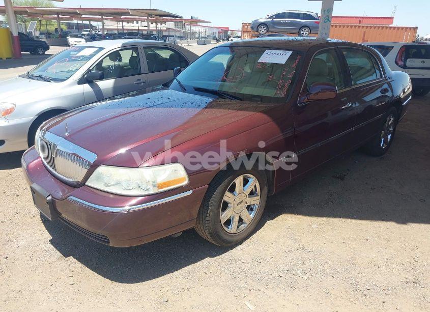 Photo 2 of 2008 Lincoln Town CAR SIGNATURE LIMITED (VIN 2LNHM82V08X650096)