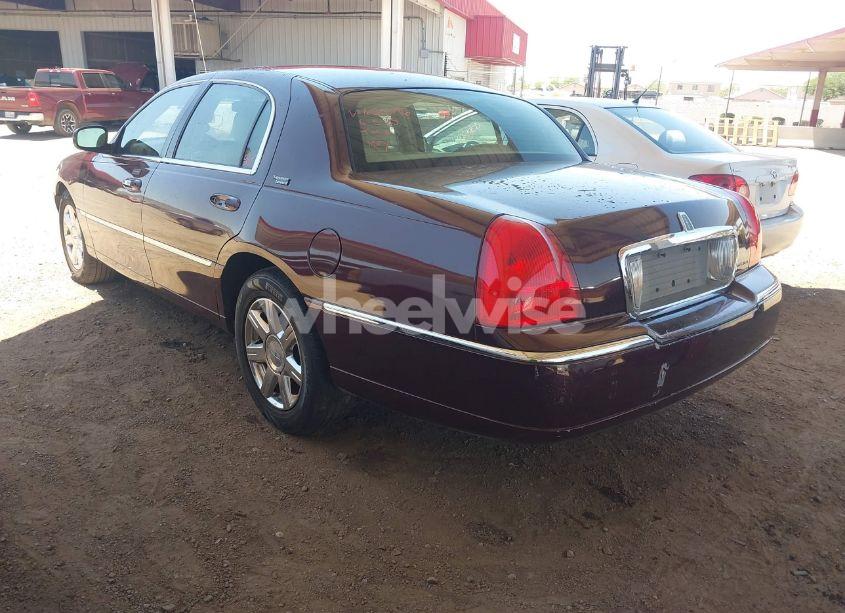 Photo 3 of 2008 Lincoln Town CAR SIGNATURE LIMITED (VIN 2LNHM82V08X650096)