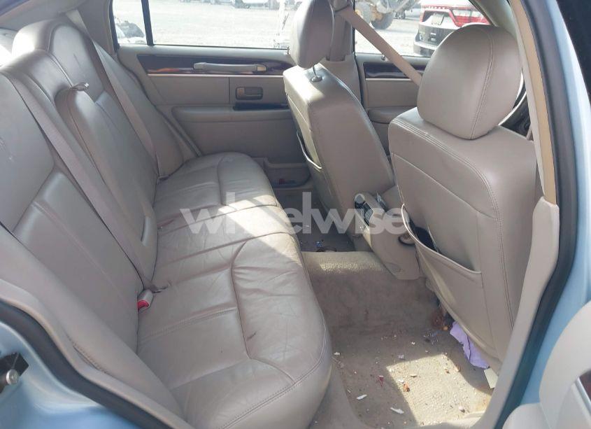 Photo 8 of 2009 Lincoln Town CAR SIGNATURE LIMITED (VIN 2LNHM82V69X627696)