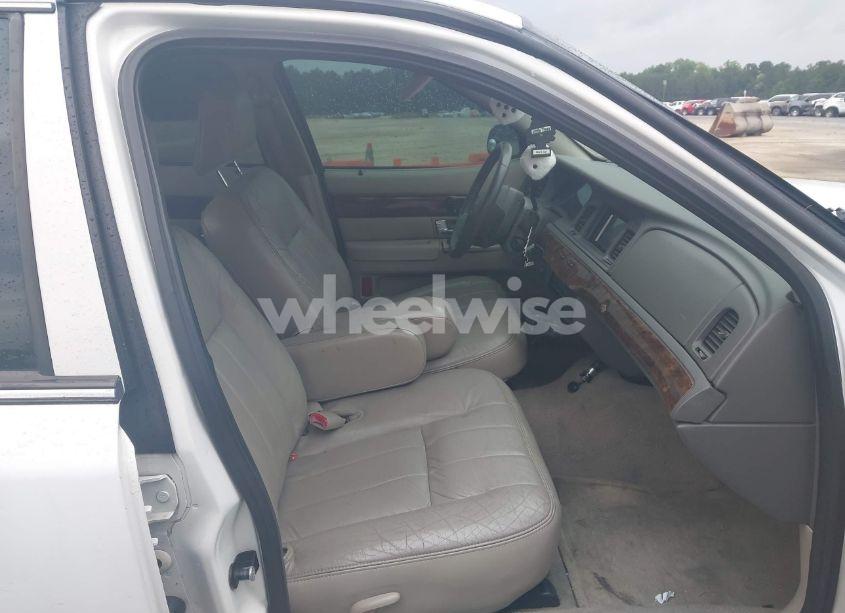 Photo 5 of 2010 Mercury Grand MARQUIS LS (FLEET ONLY) (VIN 2MEBM7FV0AX617828)