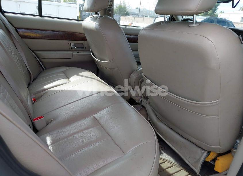 Photo 8 of 2010 Mercury Grand MARQUIS LS (FLEET ONLY) (VIN 2MEBM7FV4AX618013)