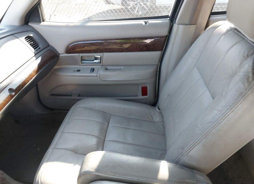 Photo 5 of 2010 Mercury Grand MARQUIS LS (FLEET ONLY) (VIN 2MEBM7FV6AX615016)