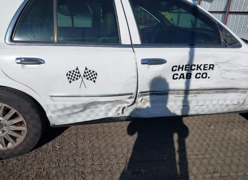 Photo 6 of 2010 Mercury Grand MARQUIS LS (FLEET ONLY) (VIN 2MEBM7FV6AX615016)