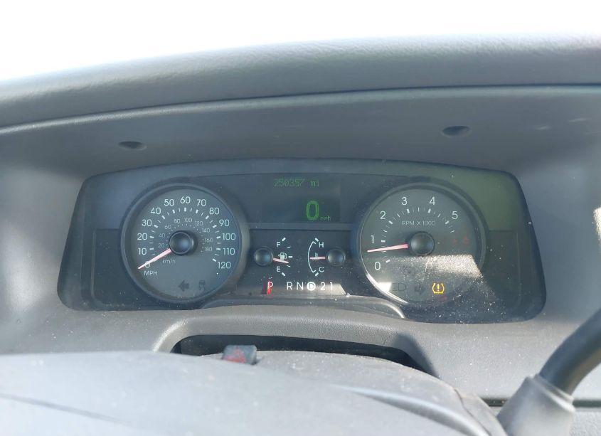 Photo 7 of 2010 Mercury Grand MARQUIS LS (FLEET ONLY) (VIN 2MEBM7FV6AX615016)