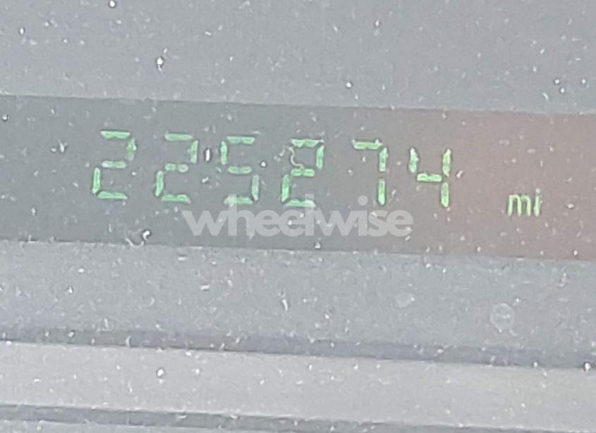 Photo 7 of 2006 Mercury Grand MARQUIS GS (VIN 2MEFM74V16X607899)