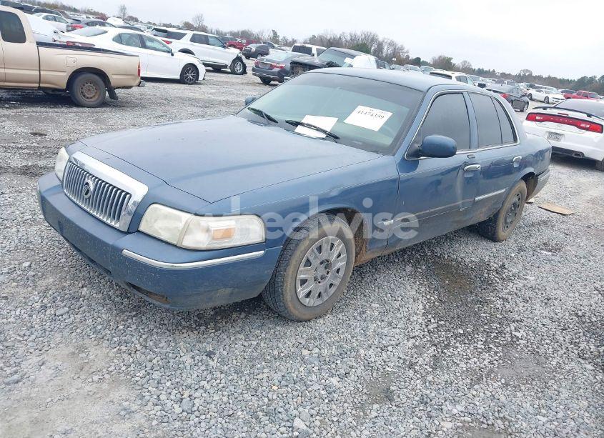 Photo 2 of 2007 Mercury Grand MARQUIS GS (VIN 2MEFM74V27X609128)