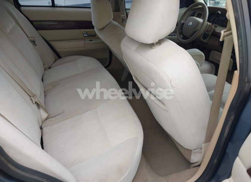 Photo 8 of 2007 Mercury Grand MARQUIS GS (VIN 2MEFM74V27X609128)