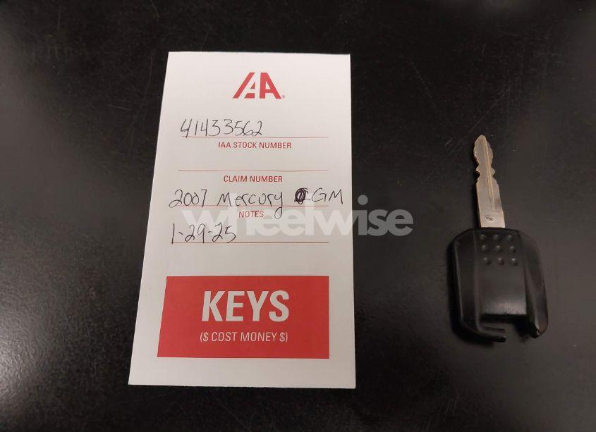 Photo 11 of 2007 Mercury Grand MARQUIS GS (VIN 2MEFM74V27X612272)