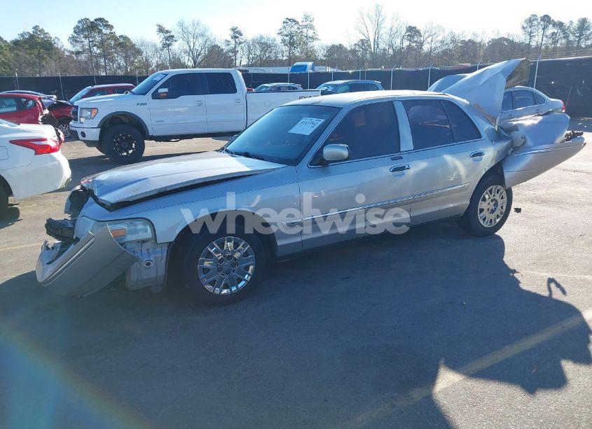 Photo 2 of 2007 Mercury Grand MARQUIS GS (VIN 2MEFM74V27X612272)