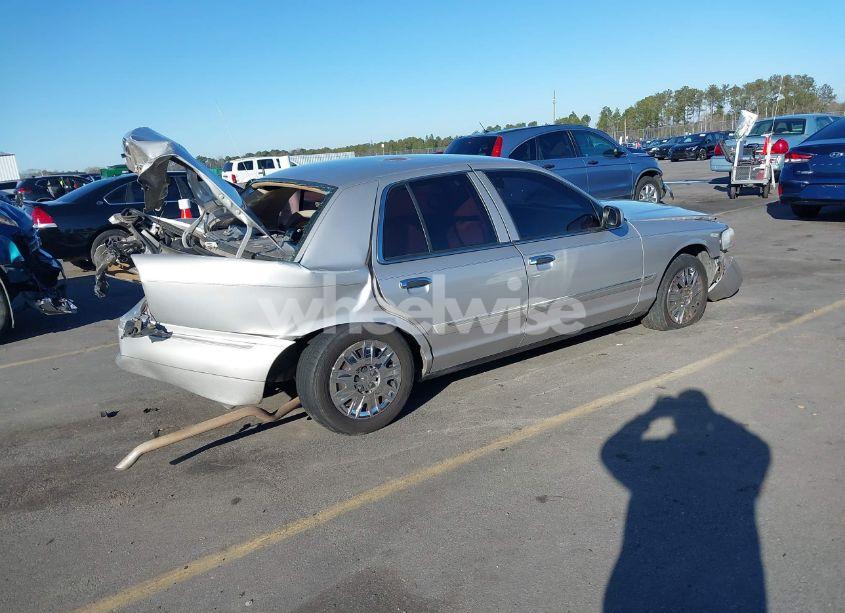 Photo 4 of 2007 Mercury Grand MARQUIS GS (VIN 2MEFM74V27X612272)