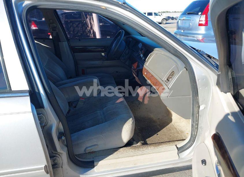 Photo 5 of 2007 Mercury Grand MARQUIS GS (VIN 2MEFM74V27X612272)