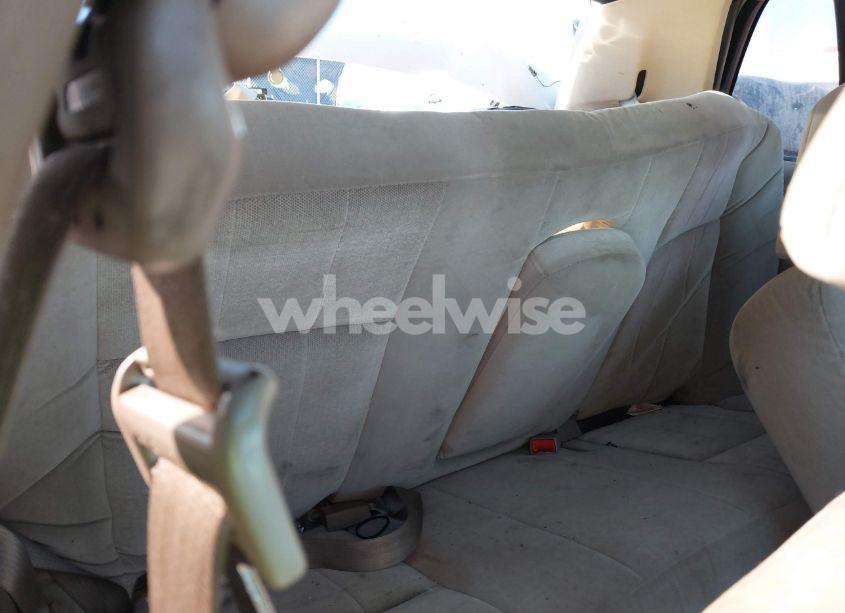 Photo 8 of 2007 Mercury Grand MARQUIS GS (VIN 2MEFM74V27X612272)