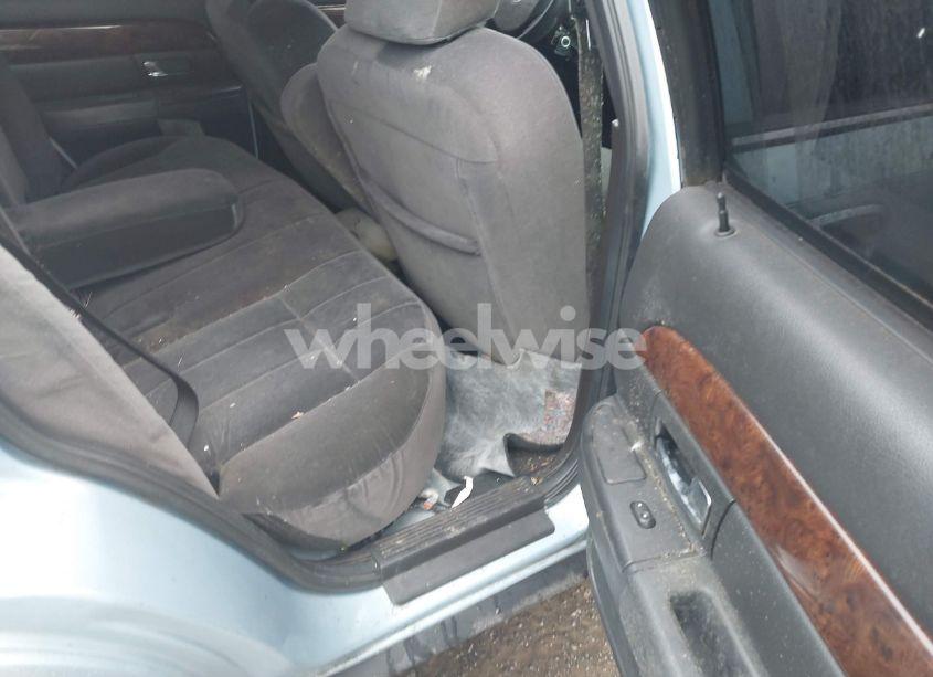 Photo 8 of 2007 Mercury Grand MARQUIS GS (VIN 2MEFM74V27X618105)