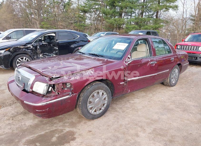 Photo 2 of 2008 Mercury Grand MARQUIS GS (VIN 2MEFM74V28X631406)