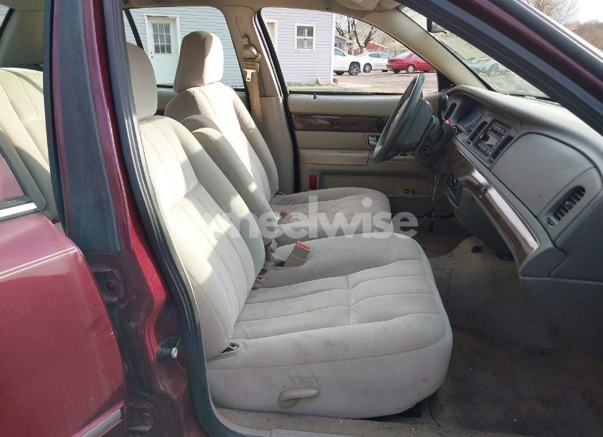 Photo 5 of 2008 Mercury Grand MARQUIS GS (VIN 2MEFM74V28X631406)