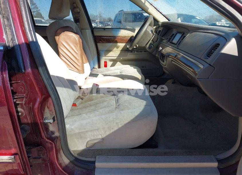 Photo 5 of 2008 Mercury Grand MARQUIS GS (VIN 2MEFM74V38X659196)