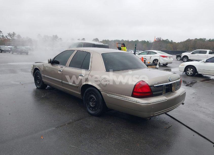 Photo 3 of 2006 Mercury Grand MARQUIS GS (VIN 2MEFM74V46X609355)