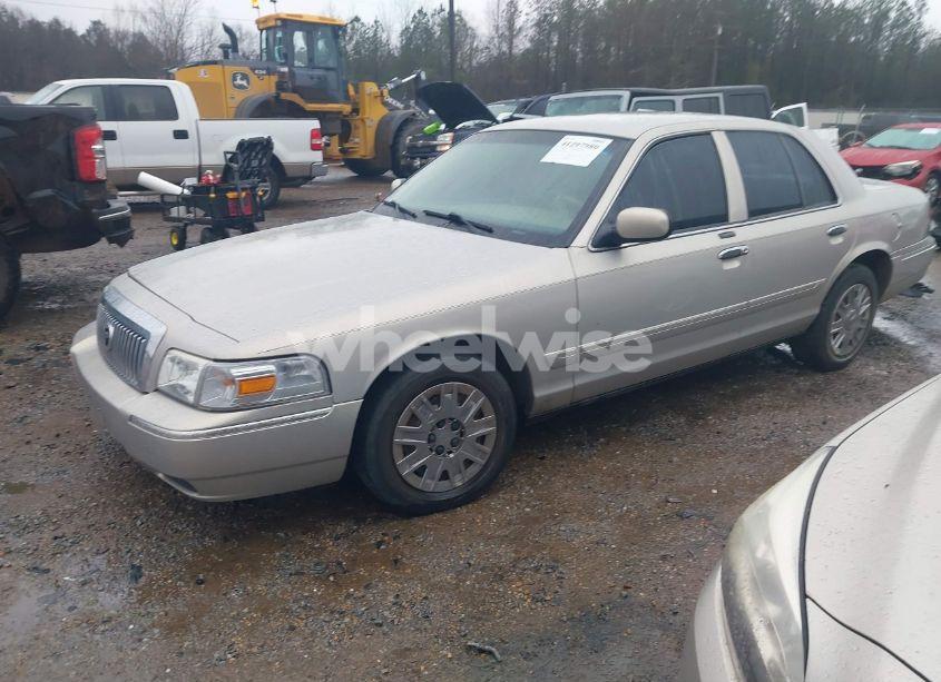 Photo 2 of 2008 Mercury Grand MARQUIS GS (VIN 2MEFM74V48X604790)
