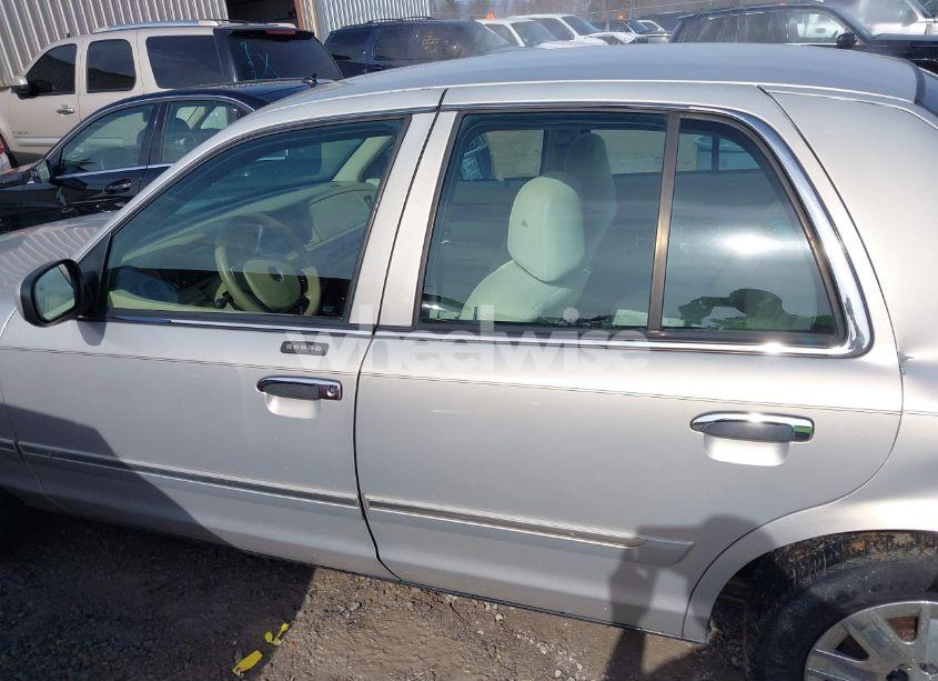 Photo 14 of 2008 Mercury Grand MARQUIS GS (VIN 2MEFM74V48X610346)